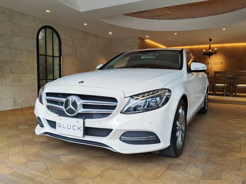 メルセデスベンツ Cクラス C200アバンギャルド　スリーポインテッドスターを備えたスポーツグリル LEDハイパフォーマンスヘッドライト