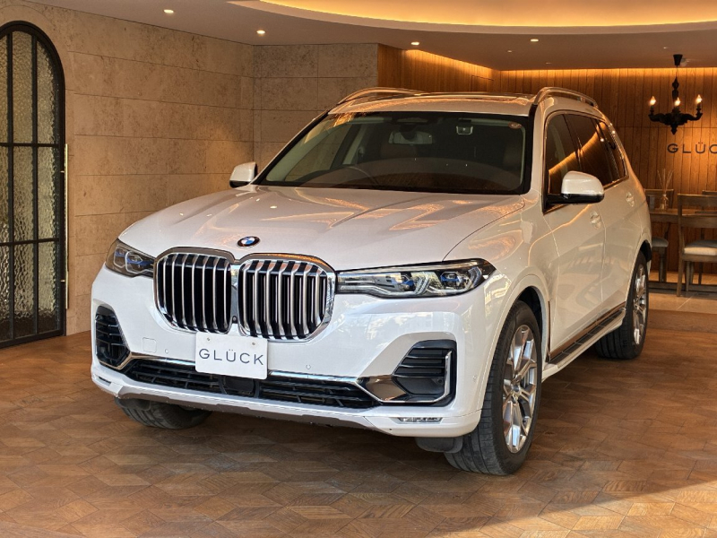 BMW X7 xドライブ35dデザインピュアExcellence 4WD　　パノラマルーフ・2列目コンフォートシート・ウェルネスパッケージ・HUD・Harmankardon・DTV・360カメラ・LEDレーザーライト・21インチAW・ACC・シートマッサージ機能・温冷機能付きカップホルダー