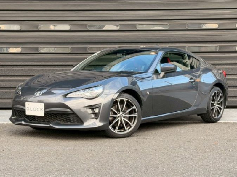 トヨタ 86 2.0GT　純正ナビ　Bluetooth接続　フルセグ　バックカメラ　クルーズコントロール　純正17インチアルミホイール　スマートキー　純正ドライブレコーダー　ETC2.0