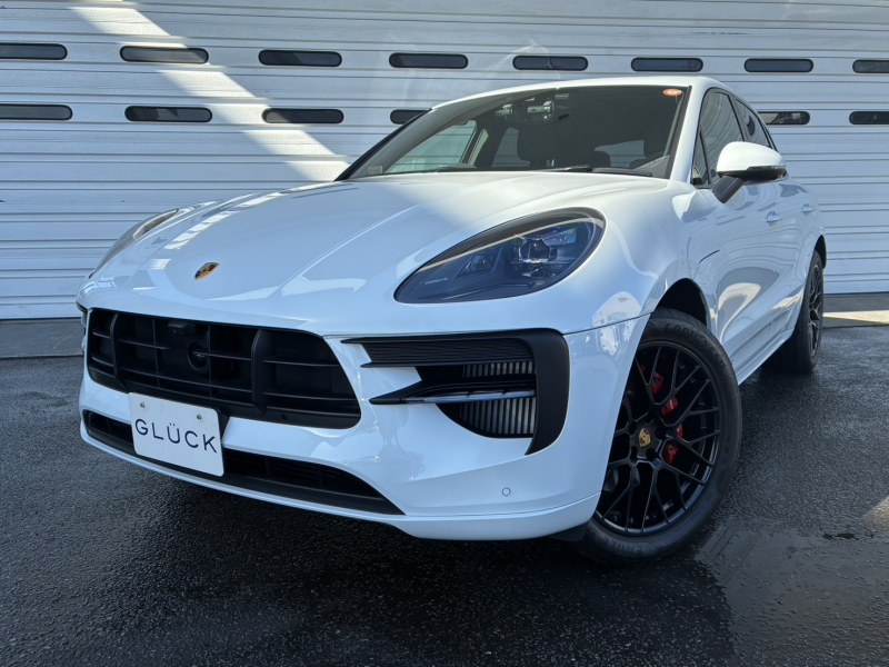 ポルシェ マカン GTS　PDK　4WD