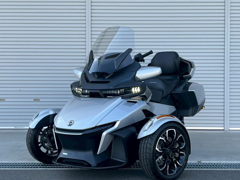 BRP can-nam SPYDER RT LIMITED 2025MY 未登録在庫 走行距離40km 普通免許で乗れる ヘルメットなしOK オートマ  グリップヒーター 10.25インチタッチディスプレイ AppleCarPlay Bluetooth接続可 ラジオ クルコン blemboブレーキ