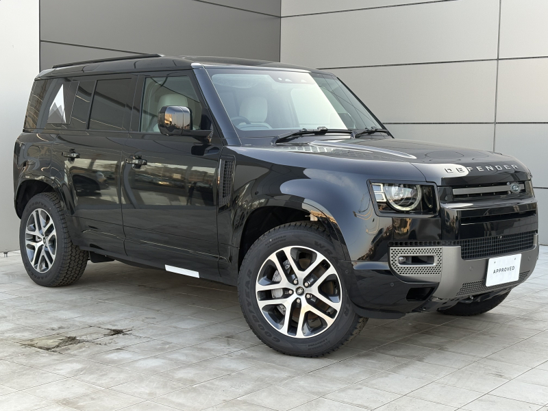 ランドローバー ディフェンダー 110 XダイナミックSE 3.0L D350 4WD 1オーナー エアサスペンションパック スライディングパノラミックルーフ 20インチスタイル5095ダイヤモンドターンドグロスダークグレイコントラスト コールドクライメートパック クリアサイトインテリアビューミラー 3ゾーンクライメートコントロール 空気清浄システムプラス