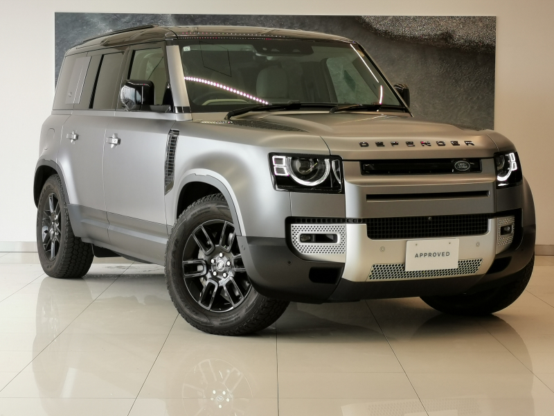 ランドローバー ディフェンダー 110 S 3.0L D300 1オーナー サテンプロテクティブフィルム スライディングパノラミックルーフ コントラストルーフ(ブラック) コールドクライメートパック ブラックエクステリアパック 19インチスタイル6010(グロスブラック) 禁煙車 プライバシーガラス フロントシート（ヒーター付） LEDヘッドライト