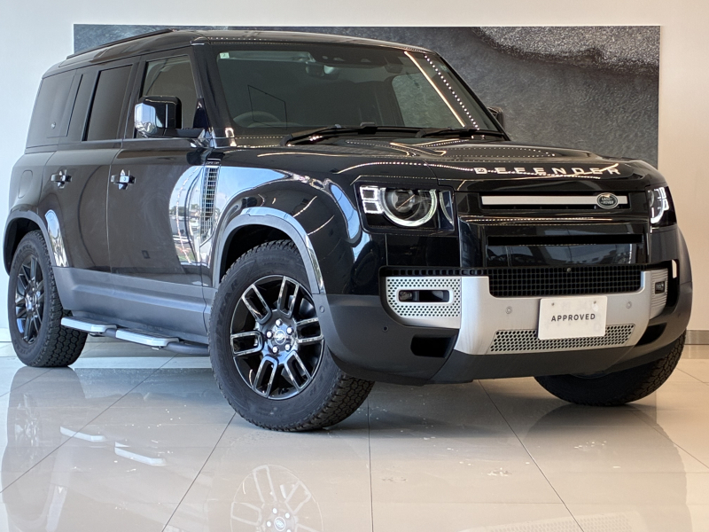 ランドローバー ディフェンダー 110 2.0L P300 1オーナー 7人乗り 固定式サイドステップ エアサスペンション サンルーフ 19インチスタイル6010(グロスブラック) 3ゾーンクライメートコントロール フロントシートヒーター付 プライバシーガラス LEDヘッドライト 禁煙車 全周囲カメラ ブラインドスポットモニター pivi pro 空気清浄システム