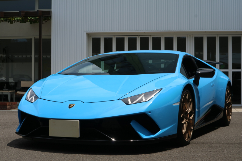 ランボルギーニ ウラカン ペルフォルマンテ　正規ディ－ラ－車　オプション多数