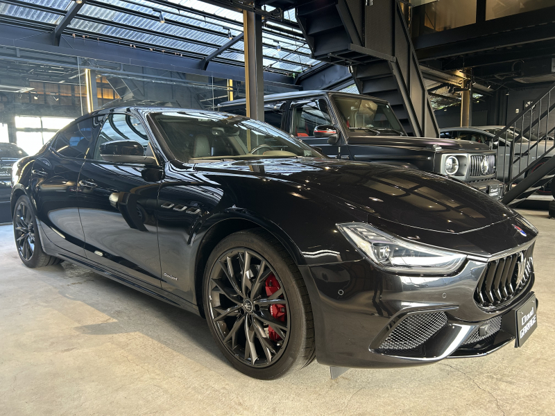 マセラティ ギブリ グランスポーツ 左ハンドル 後期モデル Nerissimoパッケージ