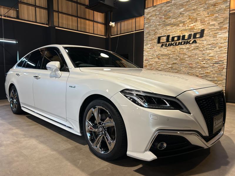 トヨタ クラウンハイブリッド 2.5RSアドバンス サンルーフ 黒革シート　純正18インチスパッタリング塗装アルミ　前席シートヒーター＆シートベンチレーション