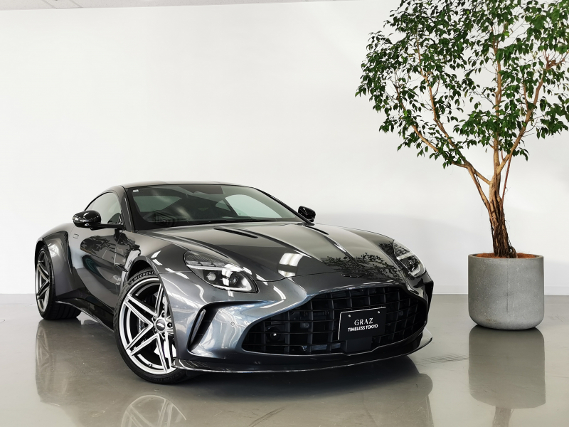 アストンマーティン ヴァンテージ 4.0L V8 RHD 2025MY OP総額1000万円超　Bowers&Wilkins　カーボンセラミックブレーキ　エクステリアパック-グロスツイルカーボン(Upper/Lower)　ルーフ-グロスツイルカーボン　センタートリム-サテンツイルカーボン　シートベンチレーション　プレゼンティングドアハンドル