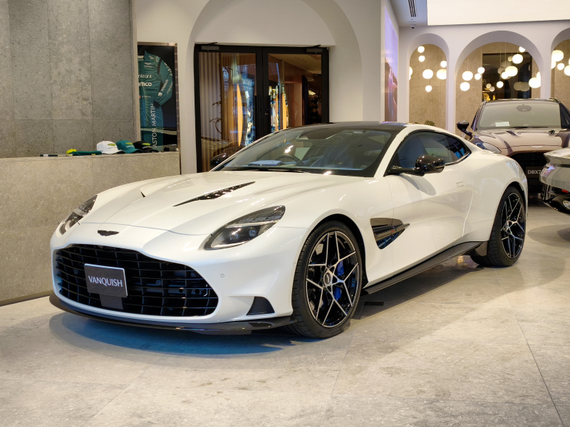 アストンマーティン ヴァンキッシュ Coupe 4.0L V12 RHD
