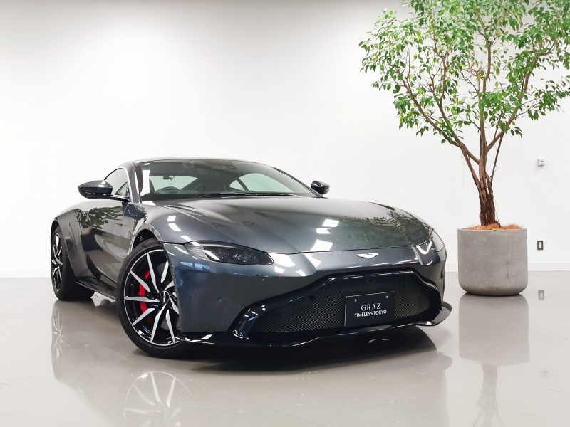 アストンマーティン ヴァンテージ 4.0L V8 RHD 2020MY　10スポークディレクショナルグロスブラックホイール　エクステリアパック-グロスブラック　インテリアジュエリーパック-サテンシルバー　レザーカラーパレット　レッドブレーキキャリパー　マットブラックボンネットベント　認定中古車保証