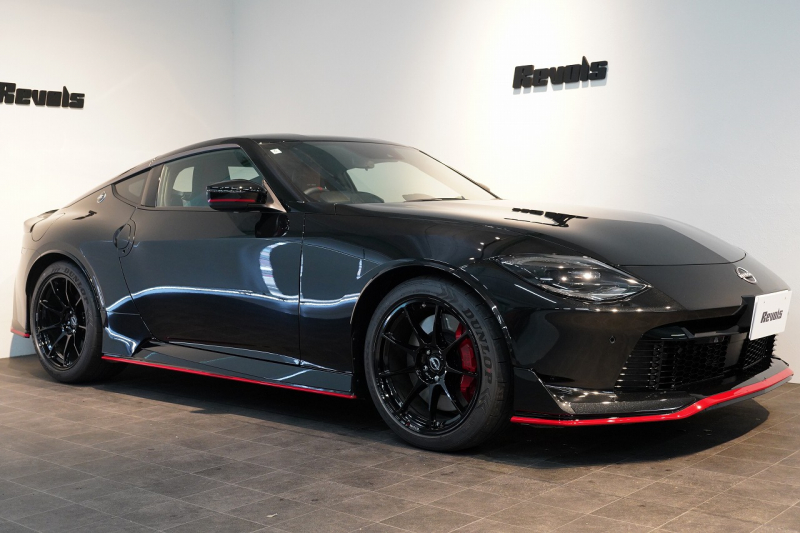 日産 フェアレディZ NISMO ミッドナイトブラックパール NISMOフロアマット＆トランクマット 専用RAYS19インチ鍛造ホイール