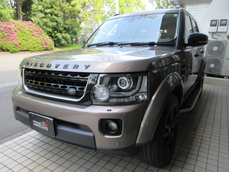 ランドローバー ディスカバリー 3.0V6SC SE 本革 3SR 純正ナビTV 純正20AW 7人乗り 後期最終モデル ブラックデザインパック  サイドステップ 副変速機トランスファ 全方位カメラ MERIDIAN エクステンテドルーフレール ワンオーナー 正規ディーラー車 右ハンドル 記録簿付