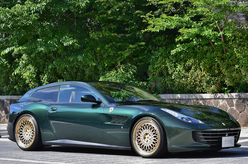 フェラーリ GTC4 ルッソ 
