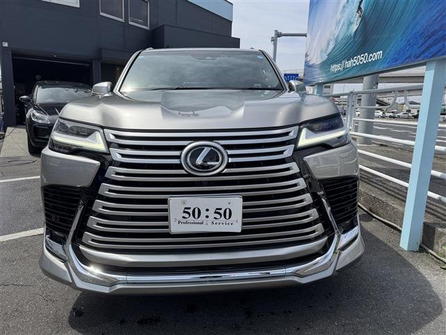 レクサス LX LX600 7人 AWD