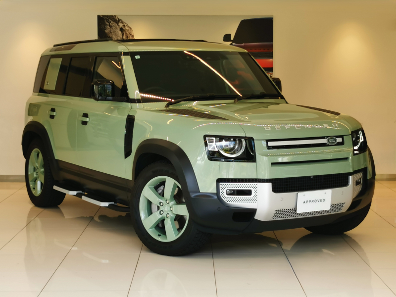 ランドローバー ディフェンダー 110 75thリミテッドエディション 3.0L D300 AWD 1オーナー 黒シート サンルーフ フロントシートヒーター＆クーラー、リアシートヒーター MERIDIANサウンド ヘッドアップディスプレイ 20インチアルミホイール ワイヤレスデバイスチャージング