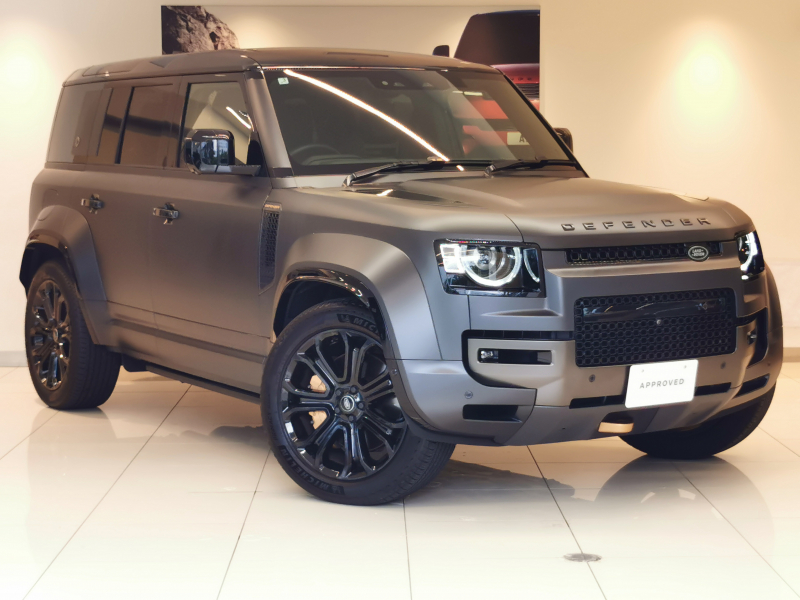 ランドローバー ディフェンダー 110 OCTA EDITION ONE 4.4L P635 AWD 1オーナー 限定車 専用黒革シート フロントシートヒーター＆クーラー、リアシートヒーター ヘッドアップディスプレイ 電動サイドステップ MERIDIANサラウンド 専用22インチアルミホイール センターコンソール急速クーラーBOX クリアサイトインテリアリアビューミラー