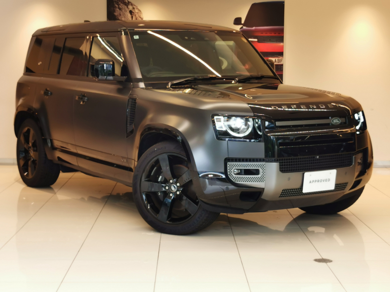 ランドローバー ディフェンダー 110 カルパチアンエディション 5.0L V8S/C P525 AWD 1オーナー 黒ハーフレザー サンルーフ フロントシートヒーター＆クーラー、リアシートヒーター MERIDIANサラウンド ヘッドアップディスプレイ センターコンソール急速クーラーBOX ワイヤレスデバイスチャージング